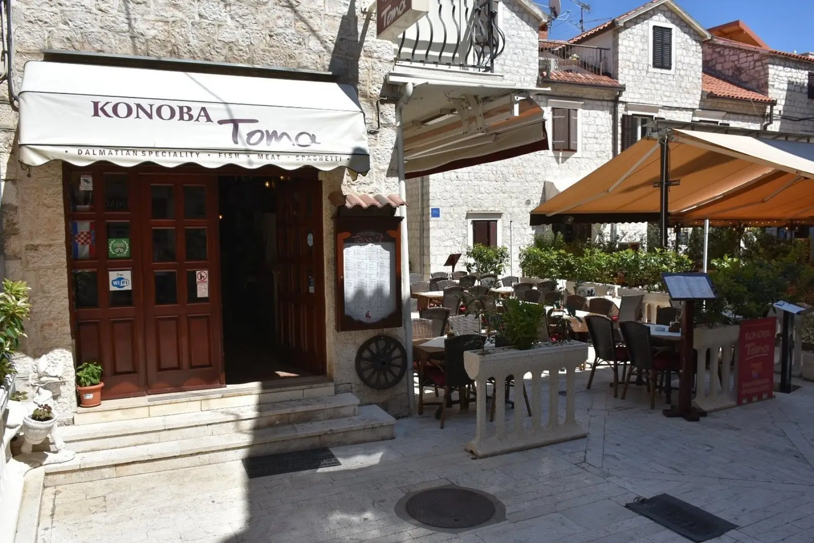 Entrance to Konoba Toma at Šubićeva 44, Trogir